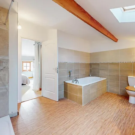 Cozy In With Private Swimming Pool, Be Inside Or Outside Holiday home