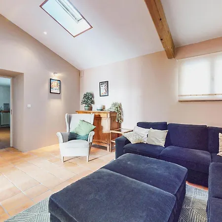 Cozy In With Private Swimming Pool, Be Inside Or Outside Holiday home