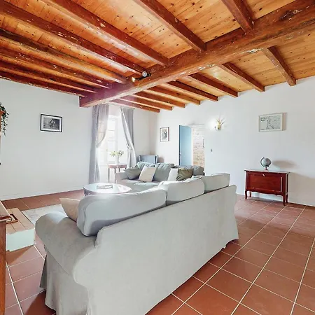 Cozy In With Private Swimming Pool, Be Inside Or Outside *