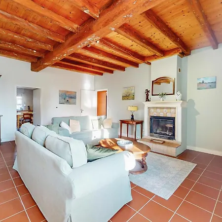 Pet Friendly In Nere