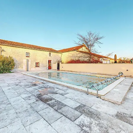 Cozy In With Private Swimming Pool, Be Inside Or Outside Nere